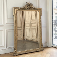 19th Century French Louis XVI Giltwood Mirror with Lovebirds